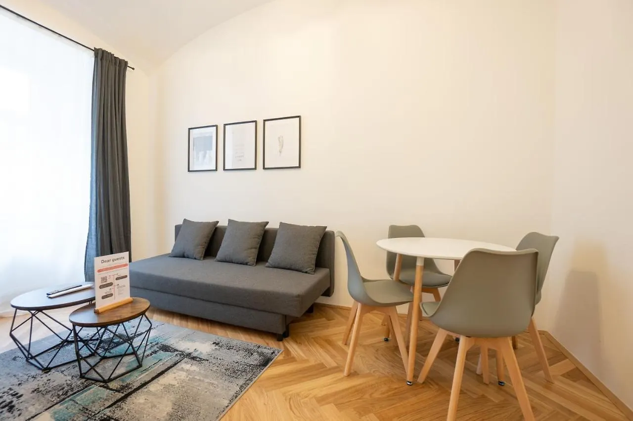 Modern Hotel-Styled Apartment In The Second District Of Vienna.  维也纳