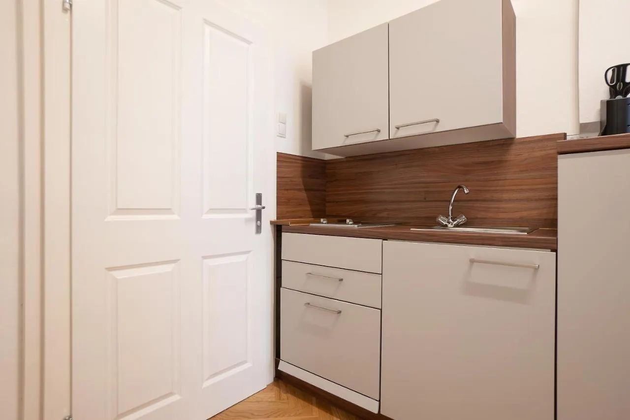 Modern Hotel-Styled Apartment In The Second District Of Vienna. 0*, 维也纳